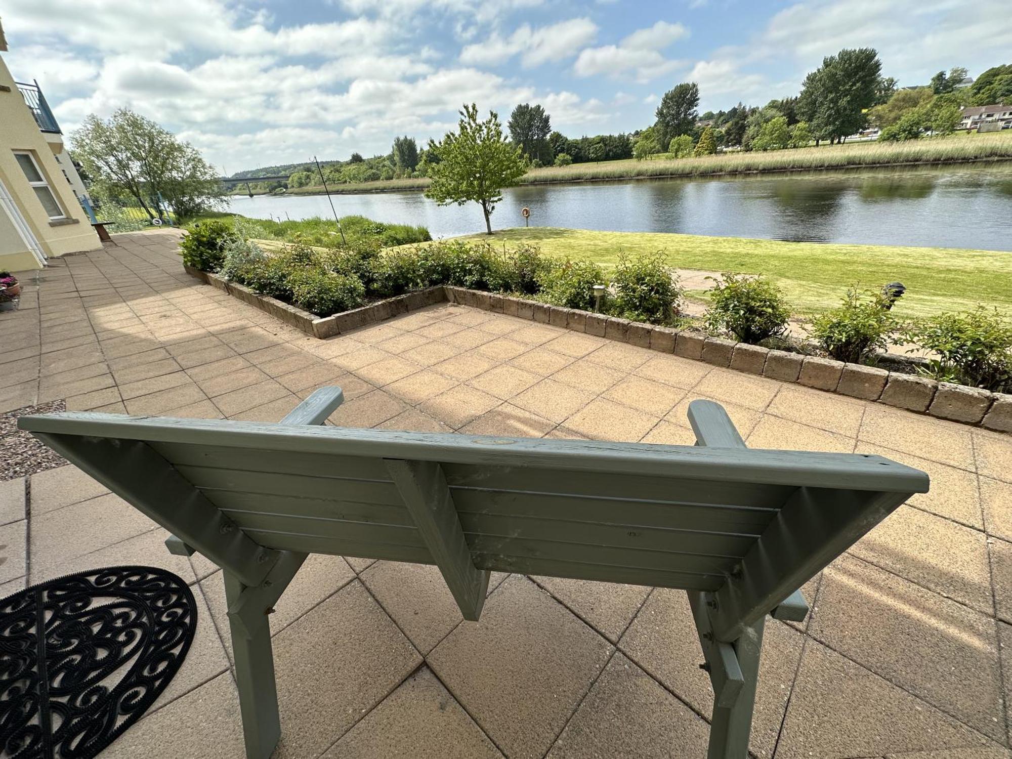 Coleraine Riverside Apartment Exterior foto